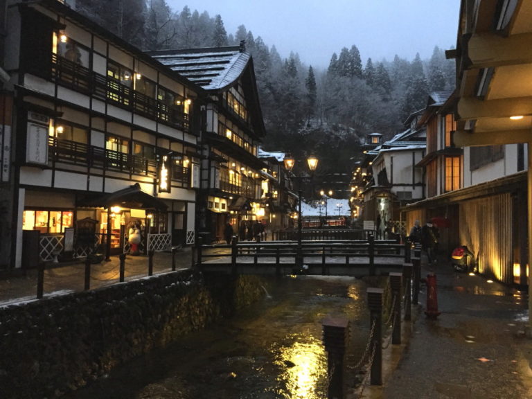 銀山温泉