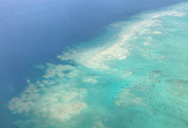 沖縄上空のフライト